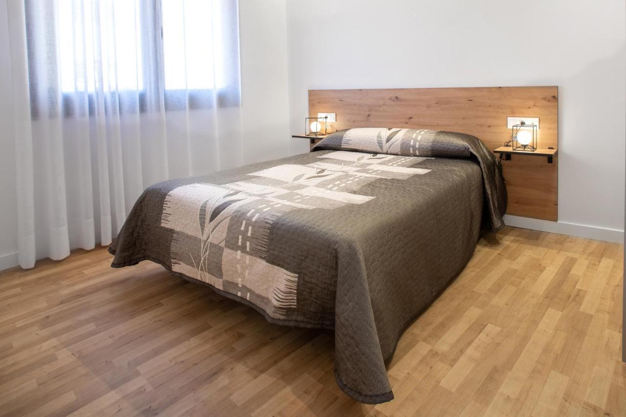Apartamentos La Jasa Arguedas Esterno foto