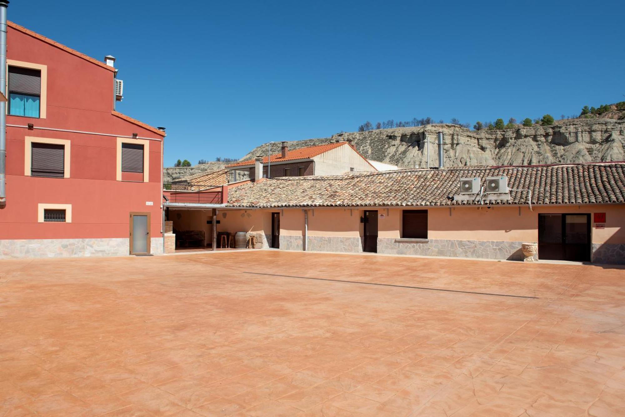 Apartamentos La Jasa Arguedas Esterno foto