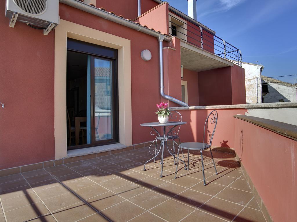 Apartamentos La Jasa Arguedas Esterno foto