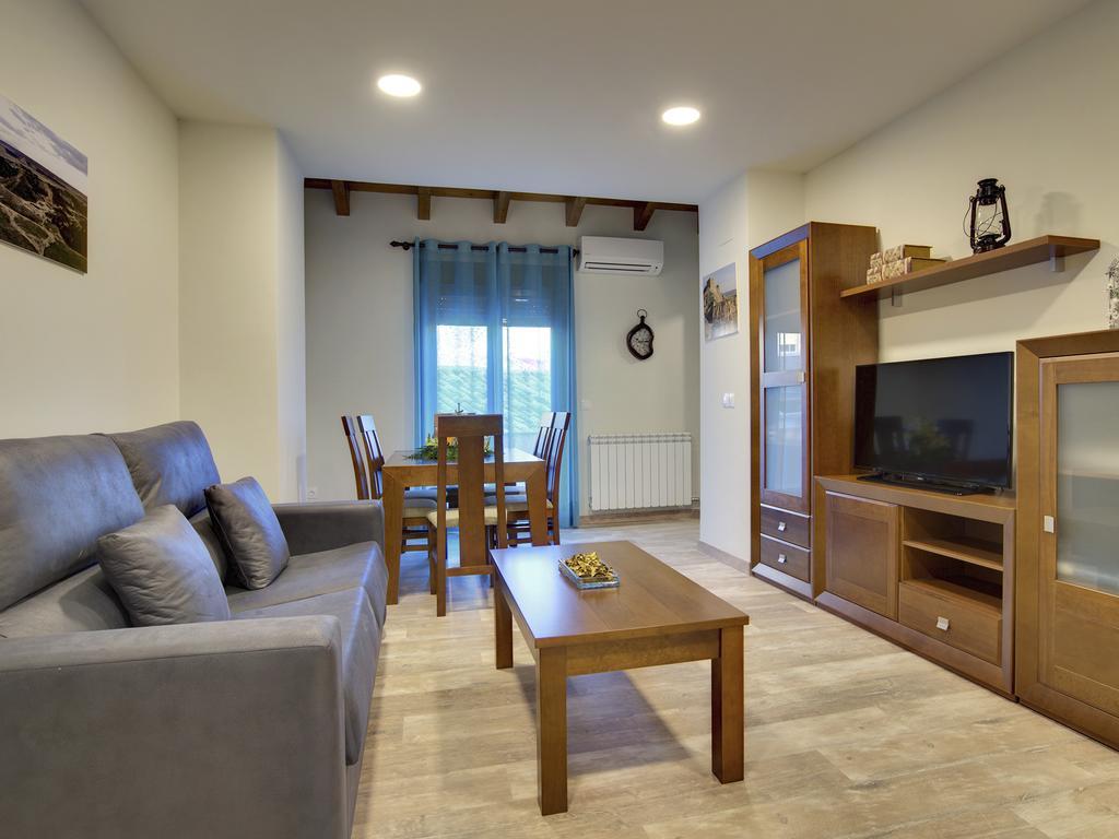Apartamentos La Jasa Arguedas Esterno foto