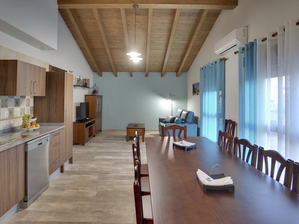 Apartamentos La Jasa Arguedas Esterno foto