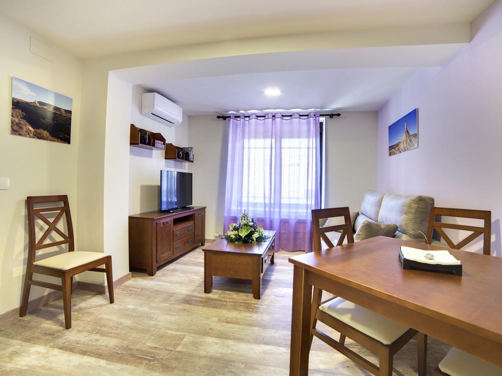 Apartamentos La Jasa Arguedas Esterno foto